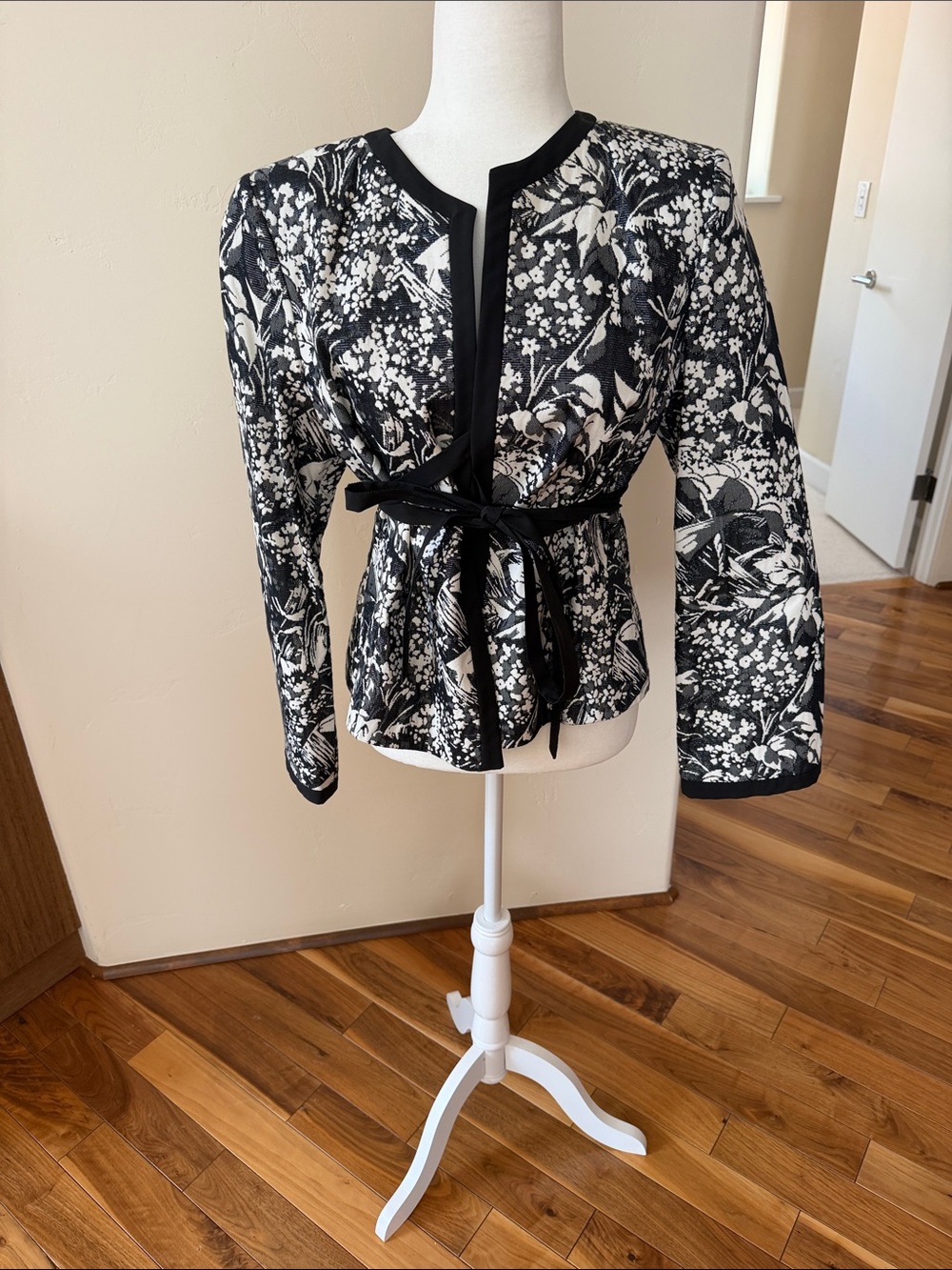 Black & White Floral Tie-Waist Blazer